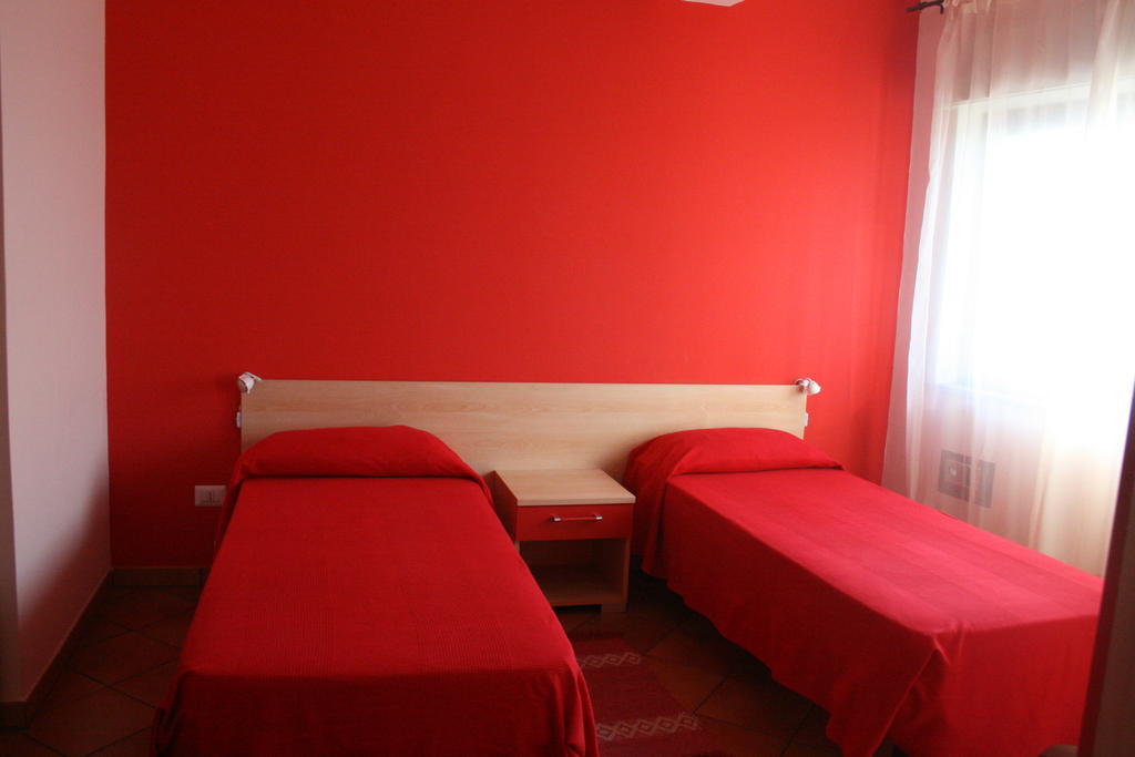 Splash'S Rooms Spadafora Bilik gambar